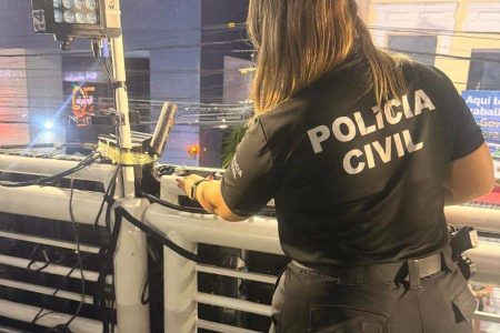 Trio elétrico é autuado por uso irregular de fogos no circuito Dodô