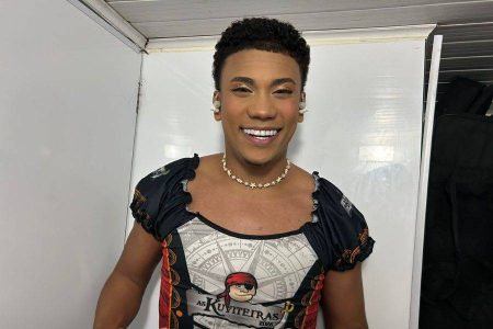 “Vou mandar chover”: Malafaia celebra emoção ao comandar o bloco As Kuviteiras no Campo Grande
