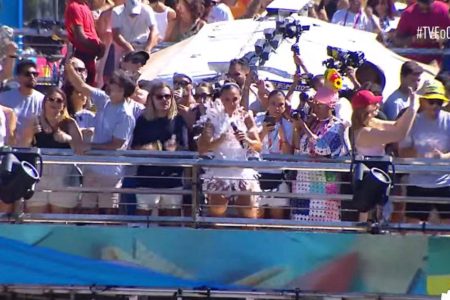 Ivete Sangalo arrasta multidão no Campo Grande no último dia de Carnaval