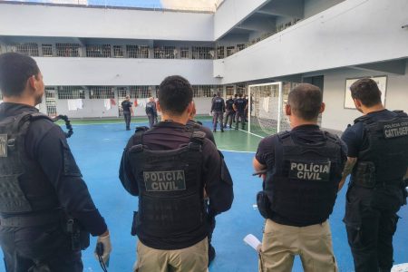 Operação apreende celulares e drogas em celas do Conjunto Penal de Teixeira de Freitas
