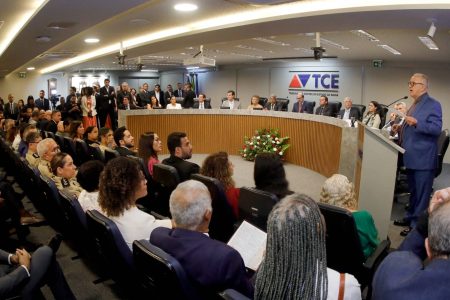 Josias Gomes toma posse como novo conselheiro do TCE-BA