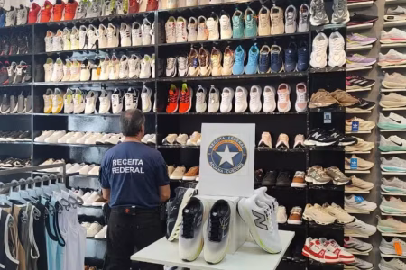 Receita Federal apreende mais de R$ 50 mil em roupas e calçados falsificados na Bahia