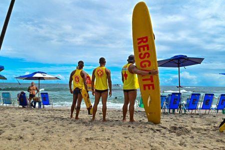 Salvamar alerta para mar agitado e risco de afogamentos nas praias de Salvador neste fim de semana