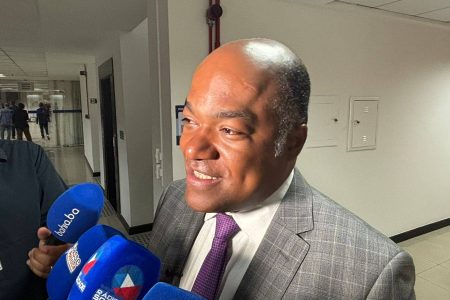 Samuel Júnior rebate boatos sobre ‘barriga de aluguel’ no Republicanos: “Não vamos aceitar”