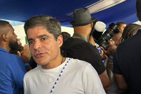 Neto diz que PT monta “chapa da panelinha” e que Lula saiu irritado após fracasso de eventos em Salvador