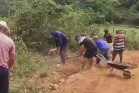 Estradas vicinais destruídas e prédios públicos deteriorados expõem abandono em Érico Cardoso