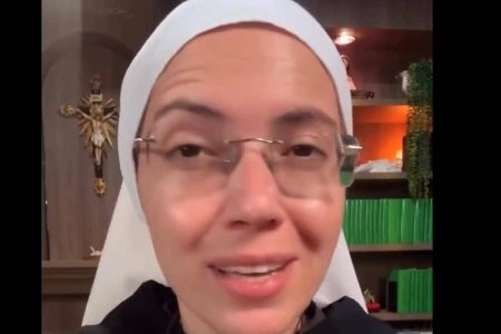 Líder religiosa critica ataque às famílias durante desfile em homenagem à Lula: “Sua família foi zombada e ridicularizada”