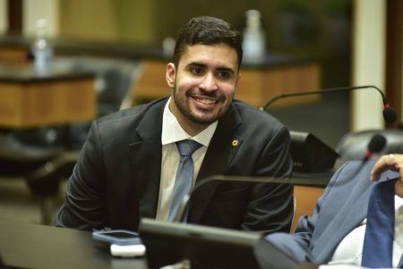 “Inspirado em leis de São Paulo, deputado propõe isenção de IPVA para veículos híbridos na Bahia”