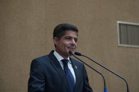 ACM Neto defende soberania e diz que facções fazem terror: “Sou a favor de todas as medidas que botem pra quebrar no PCC e CV”