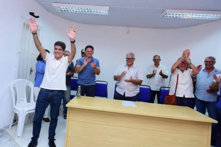 Mobilização de ACM Neto reúne lideranças de mais de 40 municípios em Ipiaú para debater crise do cacau