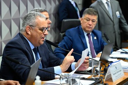 CPMI do INSS rejeita relatório final que pedia indiciamento de mais de 200 pessoas