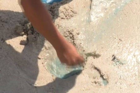 Inema detecta Nitrato e Cobre após líquidos azul e amarelo em praia de Salvador