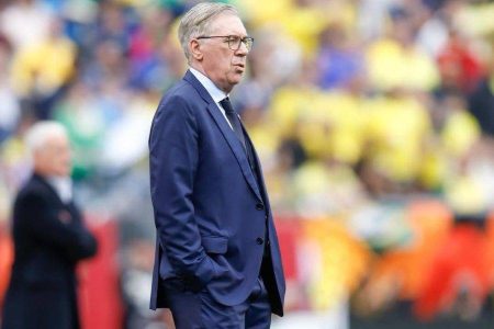 Após derrota para França com jogador a mais, Ancelotti afirma que Brasil pode competir com as melhores seleções
