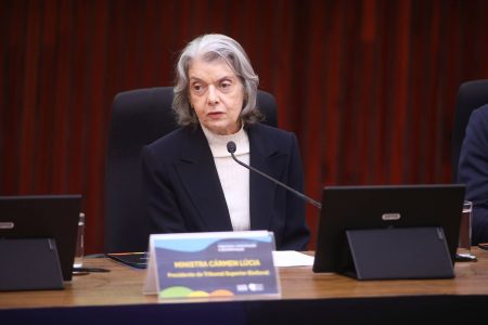 “Quando se mata uma mulher, todas são violentadas”, diz Cármen Lúcia