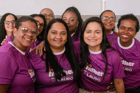 “Em briga de marido e mulher a gente tem que meter algema”, diz Débora Regis