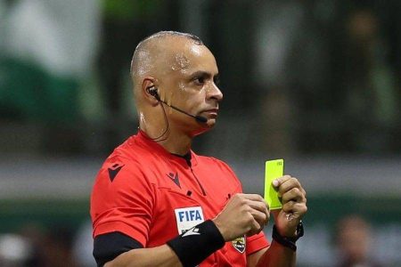 FBF define arbitragem Fifa para Ba-Vi da final do Baianão 2026