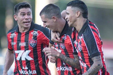 Vitória divide renda da final do Baianão com o Bahia