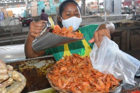 Proibição da pesca de camarão pode afetar Semana Santa