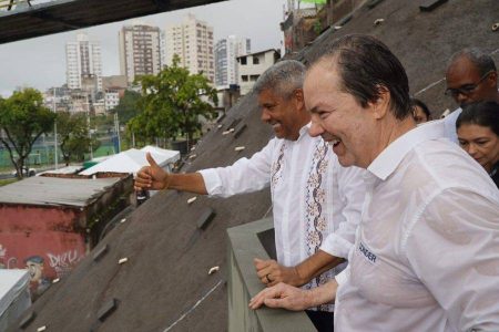 “Aniversário a gente celebra com trabalho”, diz Trindade na entrega da 135ª contenção de encosta em Salvador