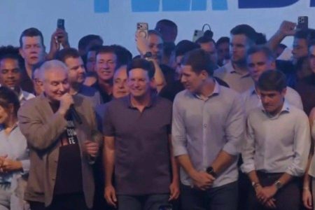 “Lado de lá virou cansado e sem novidade”, critica Angelo Coronel em oposição ao PT na Bahia