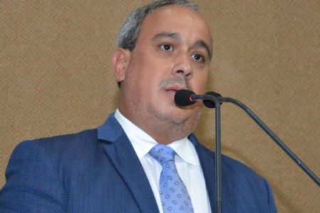 Deputado Vitor Azevedo oficializa filiação ao Avante