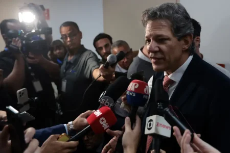 Haddad afirma que conflito no Oriente Médio não deve afetar economia brasileira