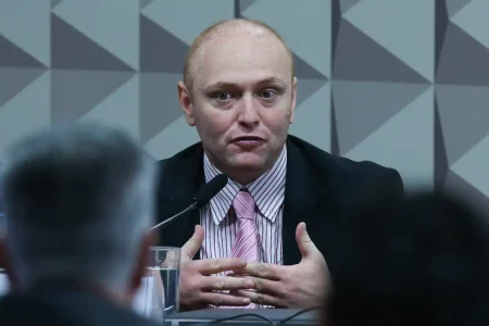 Moraes nega “saidinha” de hacker Delgatti por falta de comprovação legal