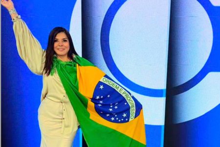 Mara Maravilha reage a críticas após se declarar “negona branca”