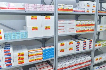 Prefeituras-Bairro de Salvador entregam mais de 18 mil medicamentos gratuitos no início de 2026
