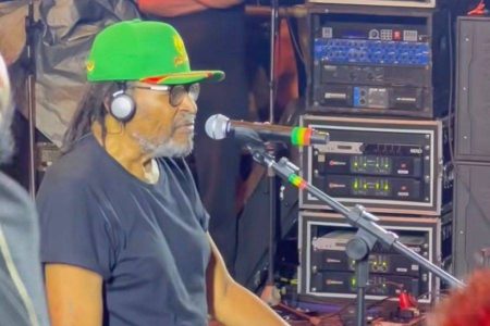 Édson Gomes gera polêmica ao criticar Bolsa Família e dizer que beneficiários do programa são “escravos”
