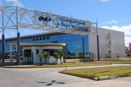 Universidade na Bahia fecha restaurante universitário após constatar falhas em empresa que fornecia alimentos