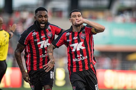 Vitória bate o CRB fora de casa por 4×2 e reage na Copa do Nordeste