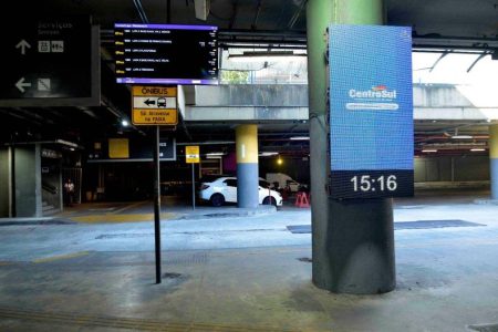 Estação da Lapa passa a exibir horários de ônibus em tempo real em painéis digitais
