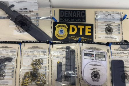 Operação Eixo Central prende três suspeitos e apreende armas e drogas entre Salvador e Feira de Santana