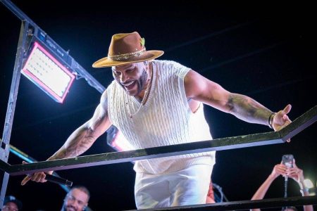 Após Carnaval premiado com “Panamera”, Tony Salles volta das férias com novo hit: “Você Pediu Pagode”