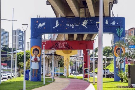 Avenida Bonocô ganha galeria de arte a céu aberto com mais de 25 pilares grafitados