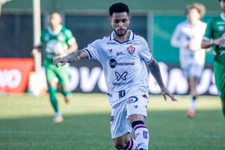 Chapecoense enfrenta Vitória neste domingo pela 10ª rodada do Brasileirão