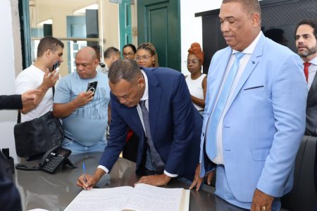 Suplentes assumem cadeiras na Câmara de Salvador