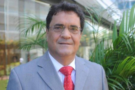 Angelo Almeida deixa PSB e se filia ao PT em meio a reação contrária em Feira de Santana