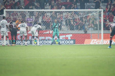 Fábio Mota, Jair Ventura e Erick são denunciados pelo STJD após críticas à arbitragem