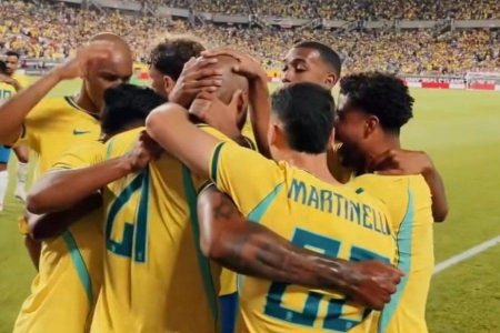 Com pênalti e gol nos acréscimos, Brasil bate Croácia antes da convocação final para Copa