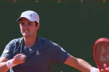 João Fonseca avança às oitavas do Masters 1000 de Monte Carlo e quebra jejum brasileiro de 14 anos