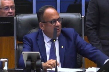 Recém-empossado, Jorge Araújo preside sessão desta terça (28) na Câmara dos Deputados