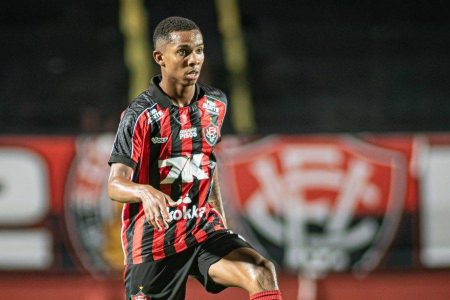 Vitória goleia a Juazeirense no Barracão e embala na Copa do Nordeste