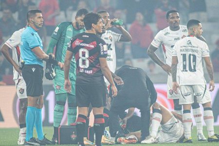 Comissão de Arbitragem detalha erros e acertos em jogo polêmico do Vitória; confira análise