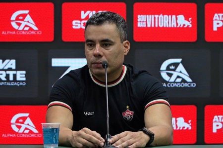 “Fomos competitivos com um a menos”, diz Jair Ventura após empate do Vitória