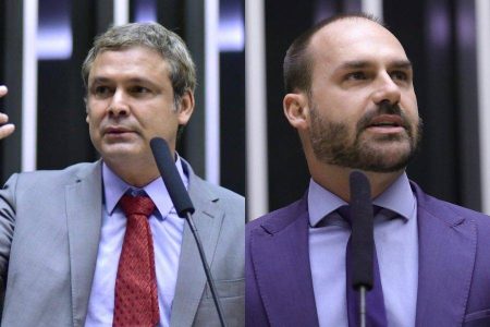 Líder do PT pede ao STF prisão de Eduardo Bolsonaro por fala sobre eleições