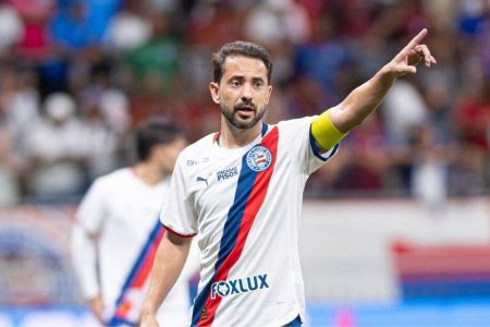 Éverton Ribeiro critica arbitragem e sugere favorecimento a clubes influentes