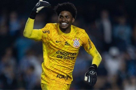 Corinthians acumula desfalques e terá baixa no gol contra o Vitória