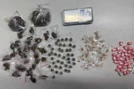 Ação da PM termina com apreensão de drogas após fuga de grupo em armado em Fazenda Coutos